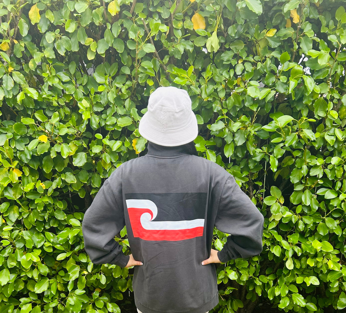 NEW TINO RANGATIRATANGA GLOW & THE DARK HALF ZIP CREW