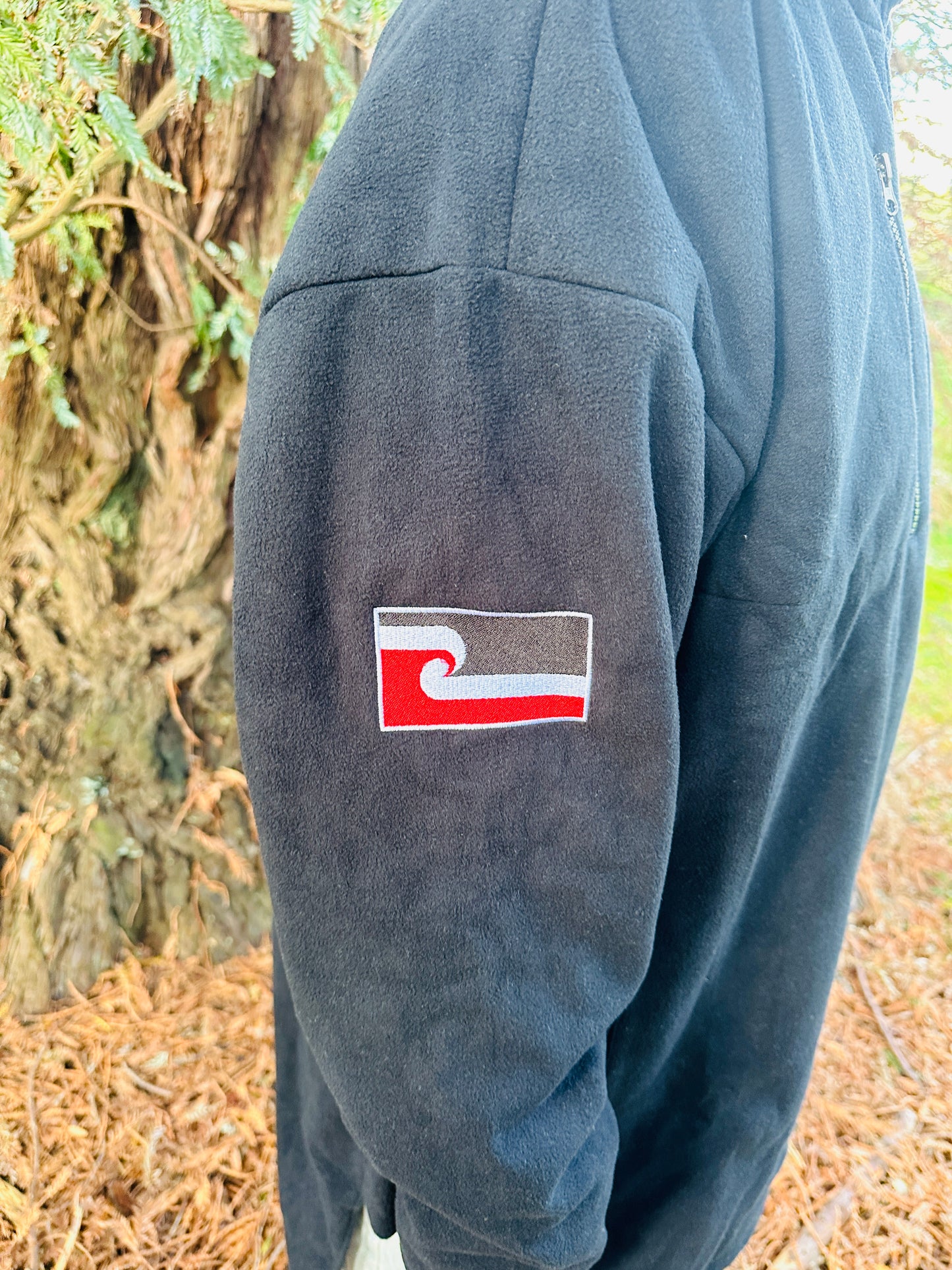 INSTOCK NEW TANGATA WHENUA WINDPROOF LINED FLEECE